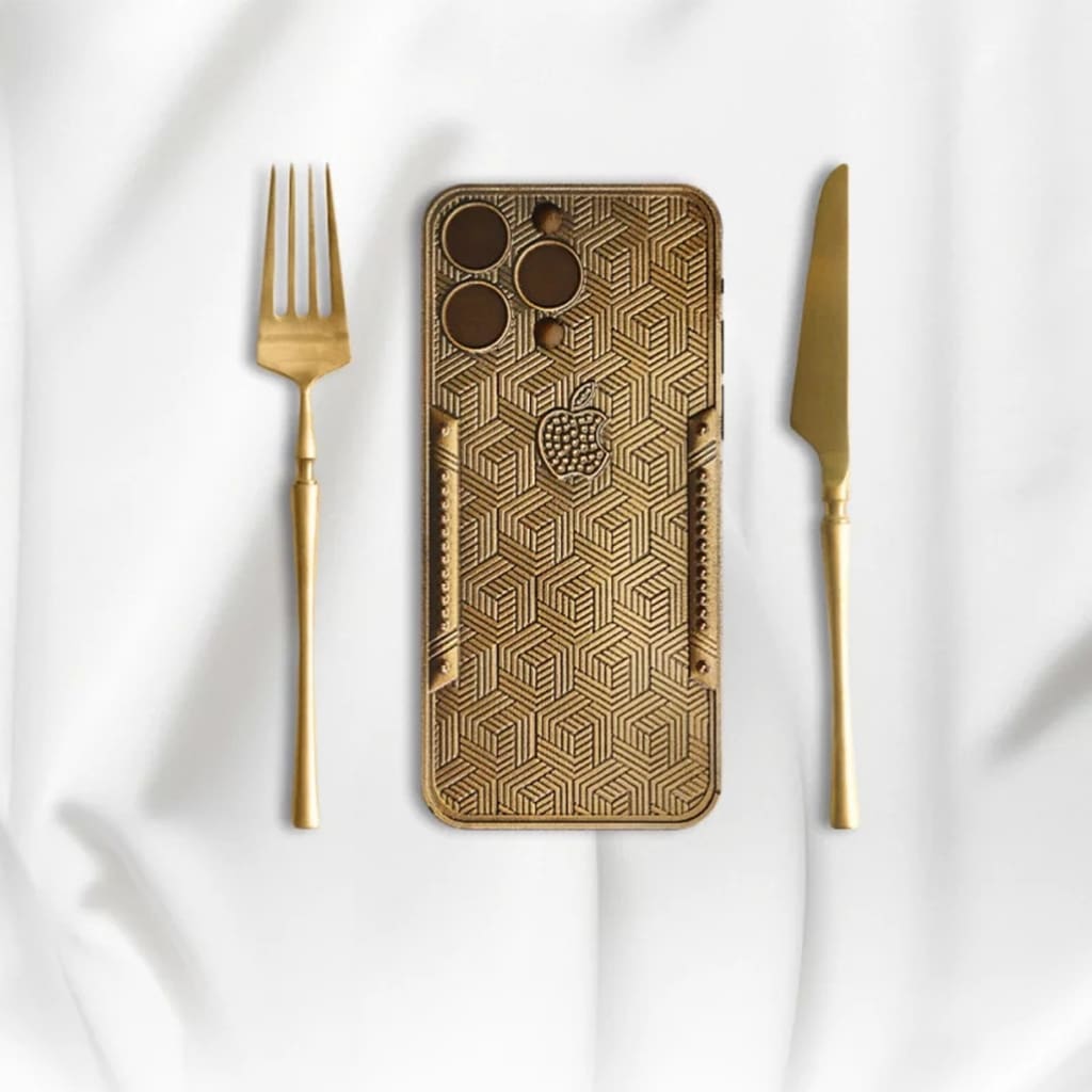 Шоколадка Caviar Gold выглядит и стоит как iPhone 15 Pro Max