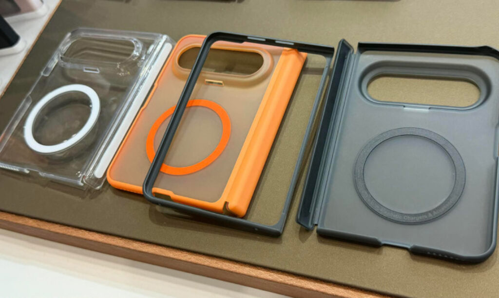 Чехлы для iPhone Ultra